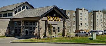 Chateau Nova Hotel Fort Mcmurray Exterior foto